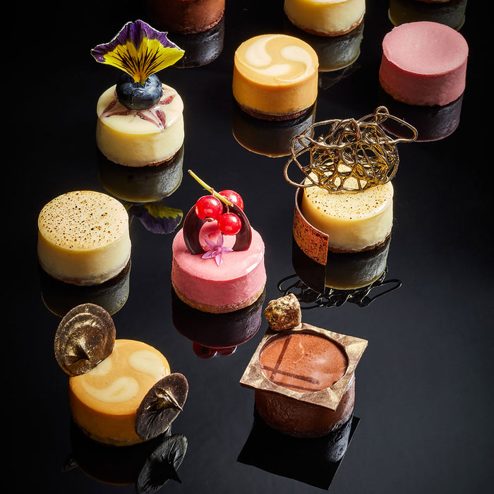 La Rose Noire Petit Cheesecakes with Extravagant Decor