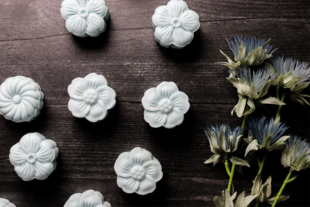 Blue Pea Flower and Elderflower Mooncakes with Lemon Blueberry Filling —  ifiGOURMET